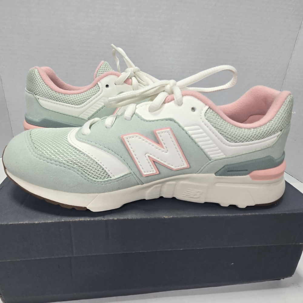 New Balance 997H Kid's Mint and Pink Sneakers Size 2 1/2 2.5 Little Kids - Picture 8 of 12